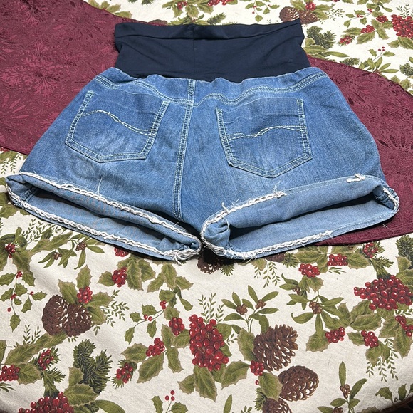 BellaVida Maternity Belly panel stretch shorts light denim size XL - Picture 3 of 4